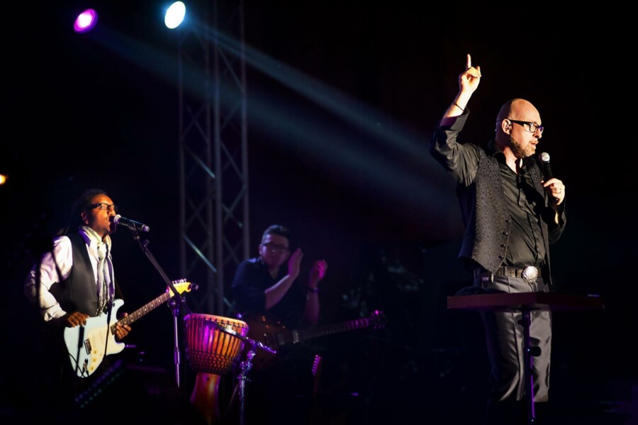 Mario Biondi Italian Pop Singer, Black Voice as Barry White
