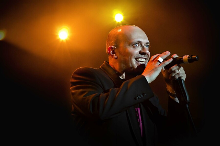 Max Pezzali italian pop singer ex cantante 8
