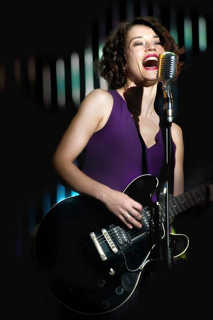 Carmen Consoli Italia Pop Singer