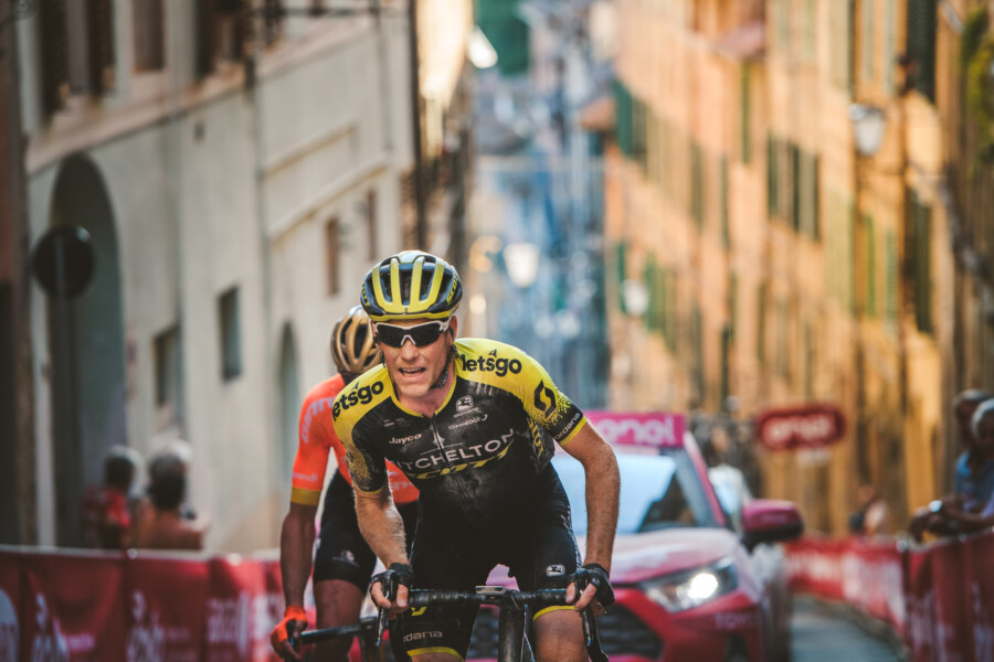 La classica del ciclismo professionista "Strade Bianche" nella cornice dei paesaggi senesi, passando dalla val d'orcia fino all'arrivo a Siena nella Piazza del Campo Strade Bianche Siena 2020